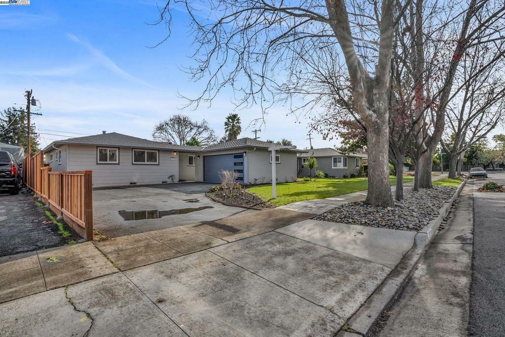 Property Photo:  2226 Parkwood Way  CA 95125 