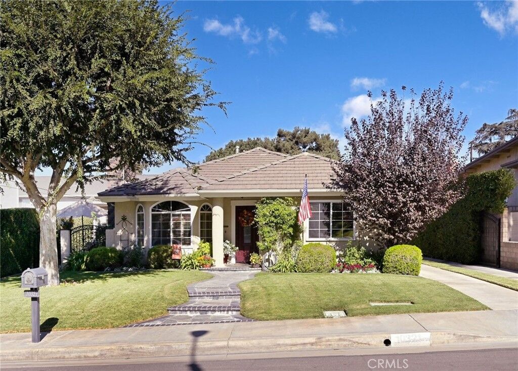 Property Photo: 10321 Starca Avenue CA 90601