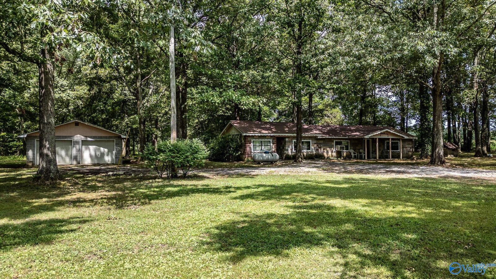 Property Photo: 5001 N County Road 491 AL 35772