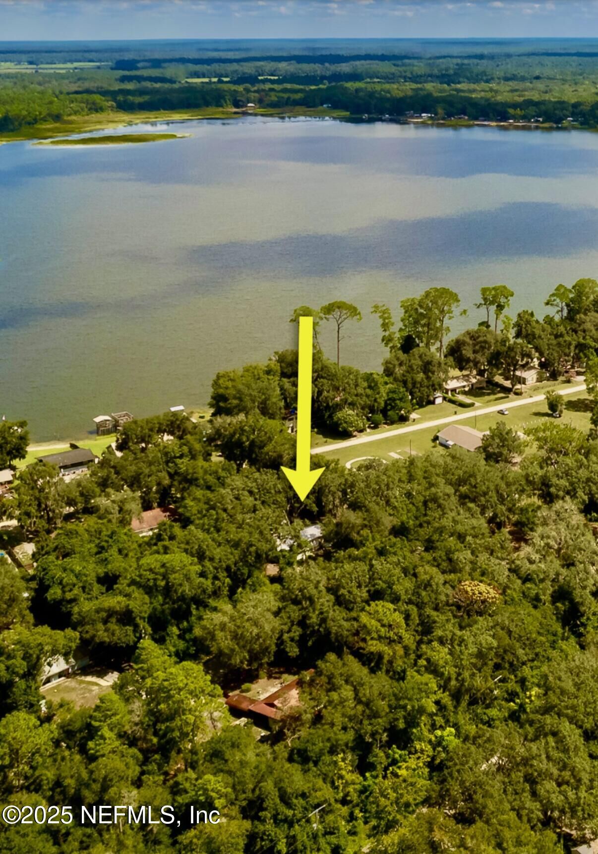 Property Photo: 414 Holiday Drive FL 32148