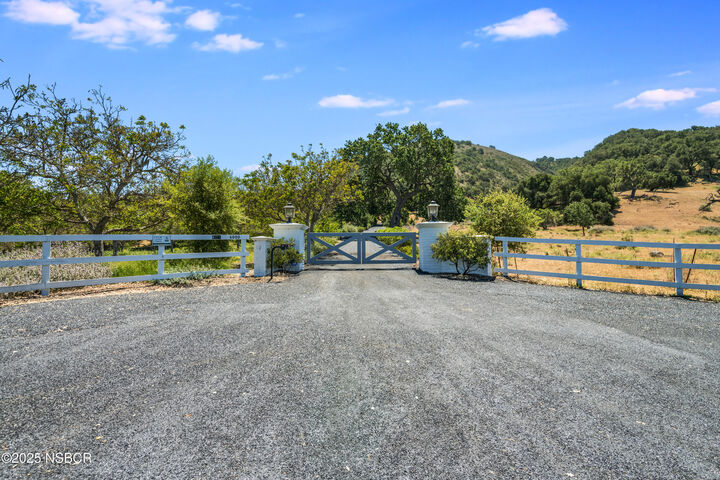 Property Photo: 4000 Via Rancheros Road CA 93460