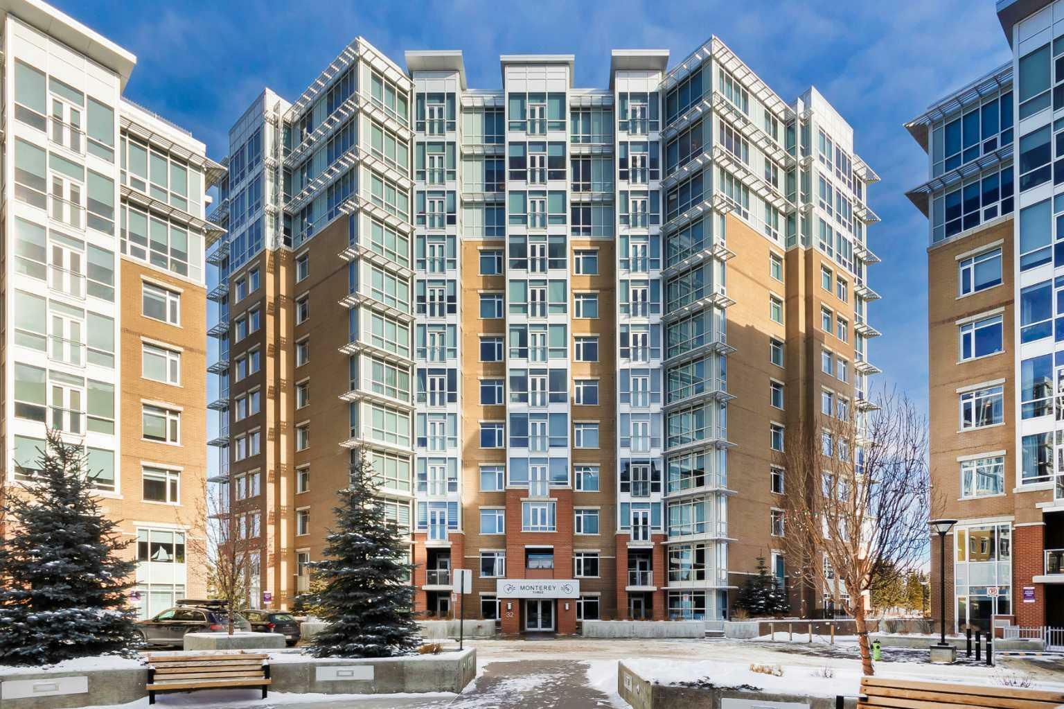 Property Photo: 32 Varsity Estates Circle NW 402 AB T3A 2Y1