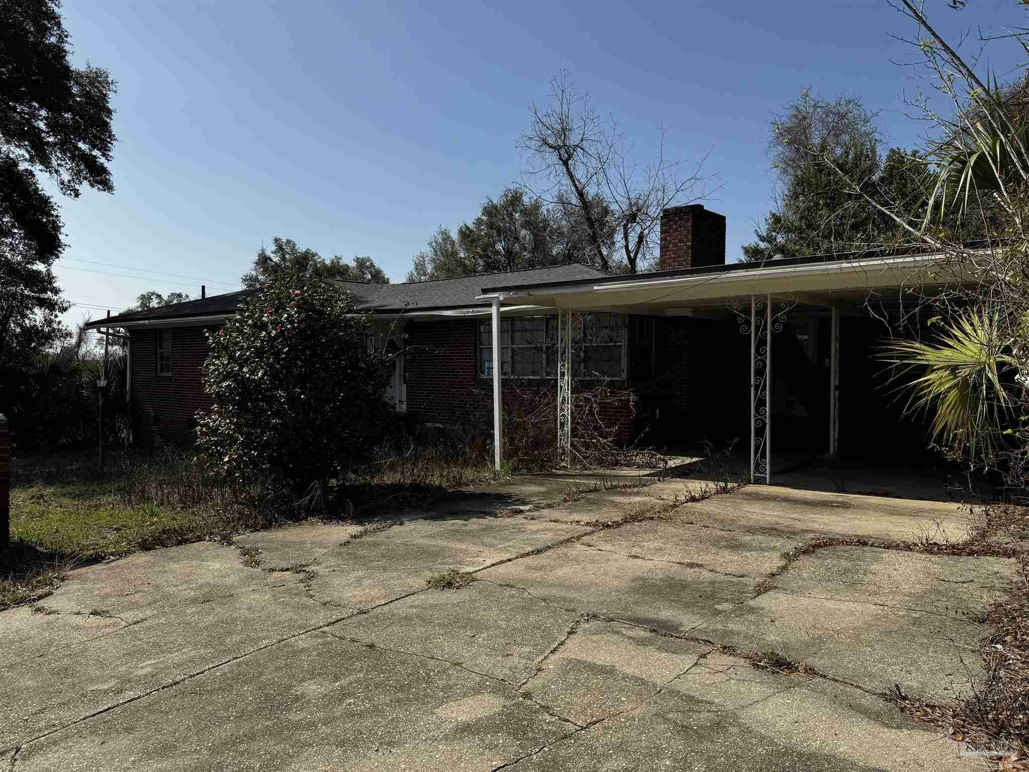 Property Photo:  501 N Z St  FL 32505 