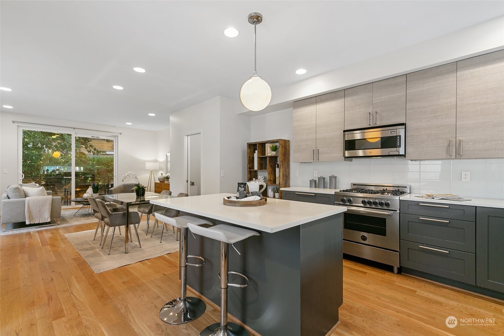 Property Photo:  1505  15th Avenue S B  WA 98144 