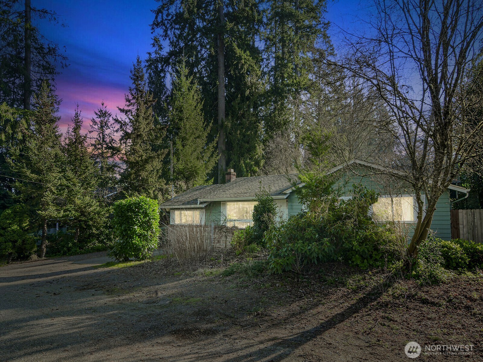 Property Photo:  15406  Cascadian Way  WA 98087 