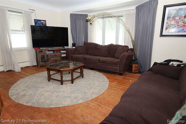 Property Photo:  1022 Lorene Avenue  MI 48458 