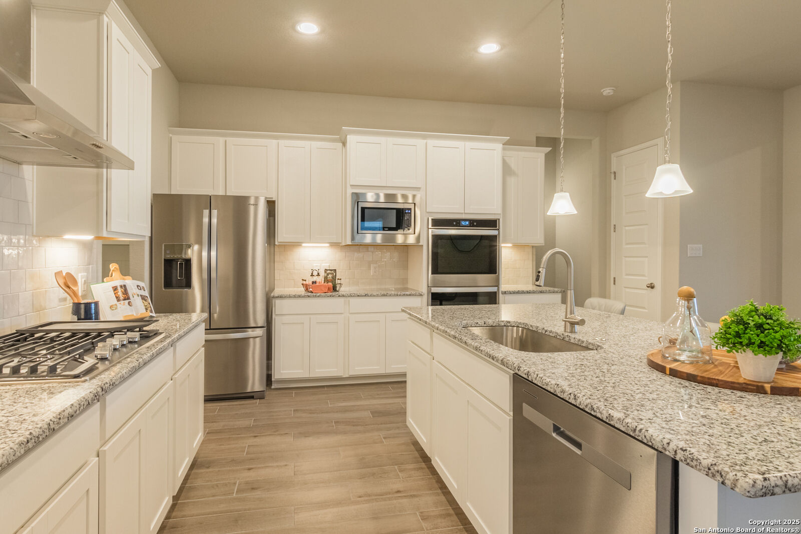 Property Photo: 108 Rosanna Ridge TX 78148