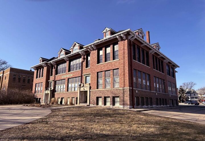 Property Photo:  116 Swift Street 202  WI 53534 