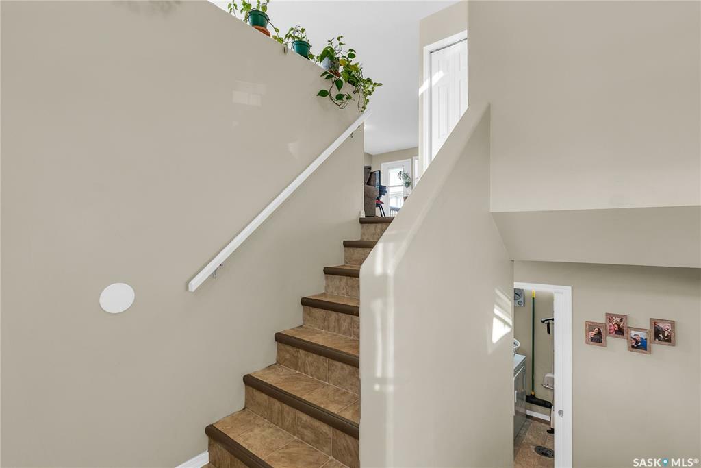 Property Photo:  200 Hiebert Crescent 10  SK S0K 2T2 