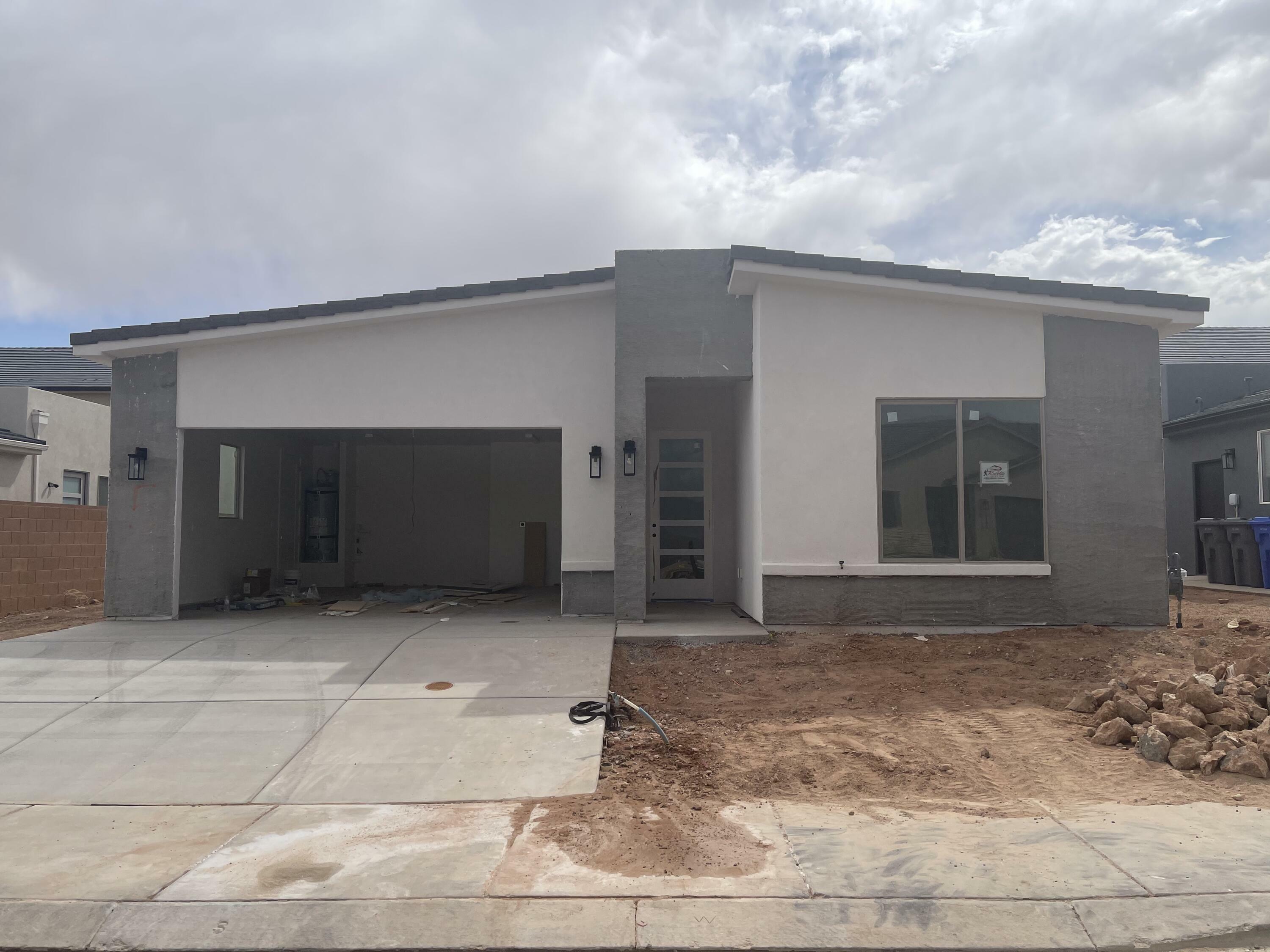 Property Photo: 2129 W 320 S UT 84737