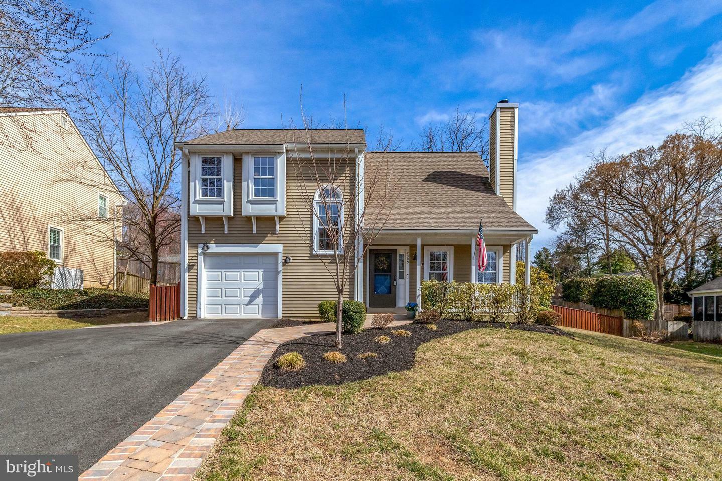 Property Photo: 7009 Polins Court VA 22306