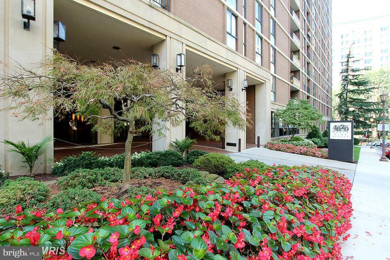 Property Photo:  4620 N Park Avenue 1502E  MD 20815 