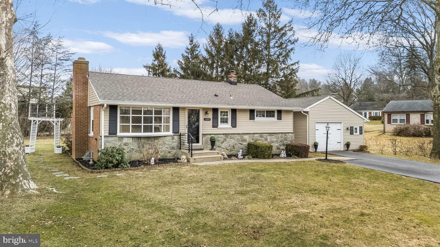 Property Photo:  1847 Harrington Drive  PA 17601 