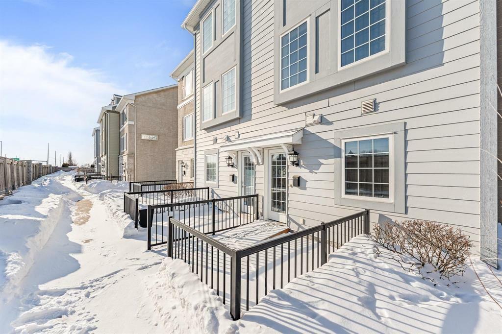 Property Photo:  15 Bridgeland Drive  MB R3Y 0E7 