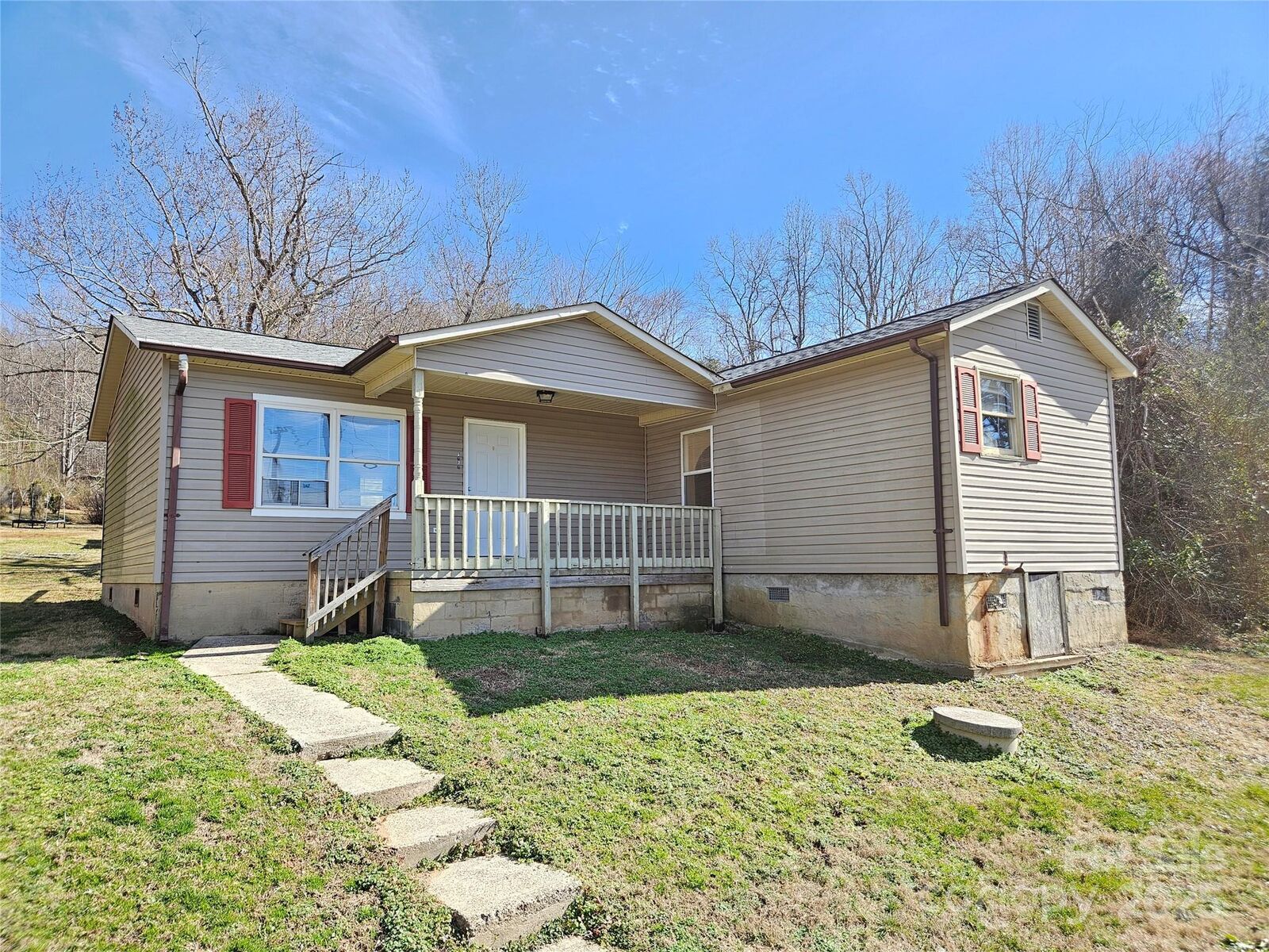 Property Photo:  5934 Mourglea Avenue  NC 28612
