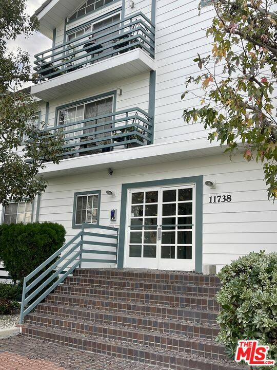 Property Photo:  11738 Mayfield 115  CA 90049 