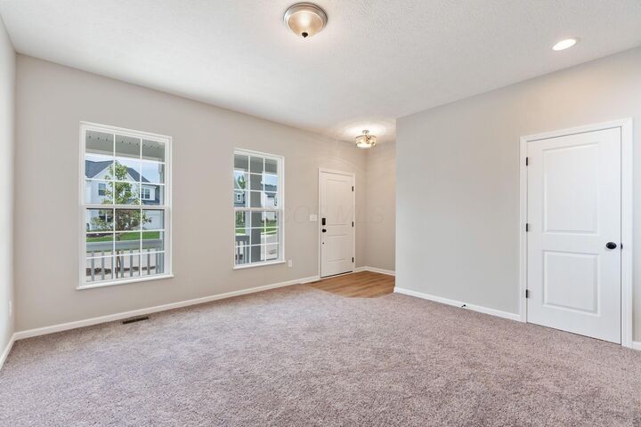 Property Photo:  2360 Hanna'S Loop  OH 43055 