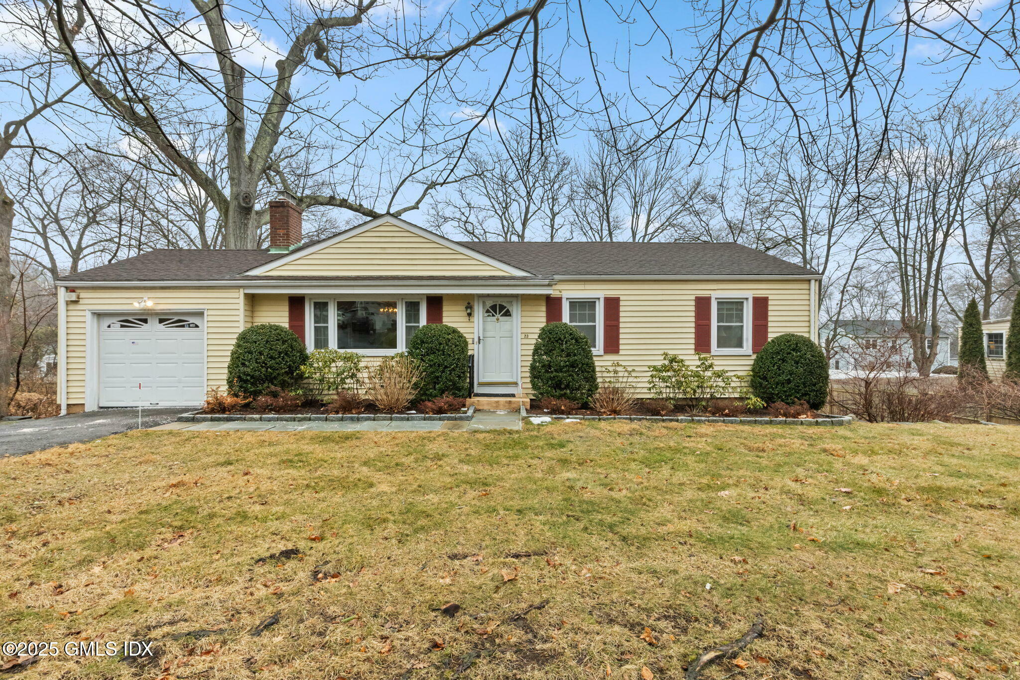 Property Photo:  23 Old Wagon Road  CT 06870 