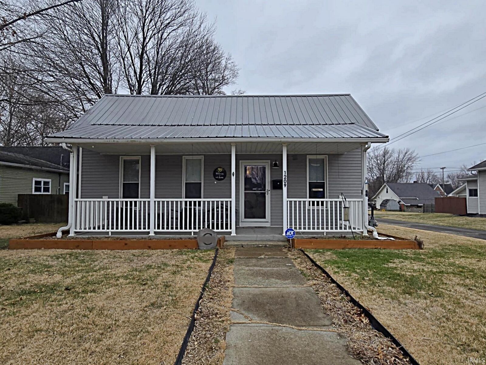 Property Photo: 1209 E Walnut Street IN 47501