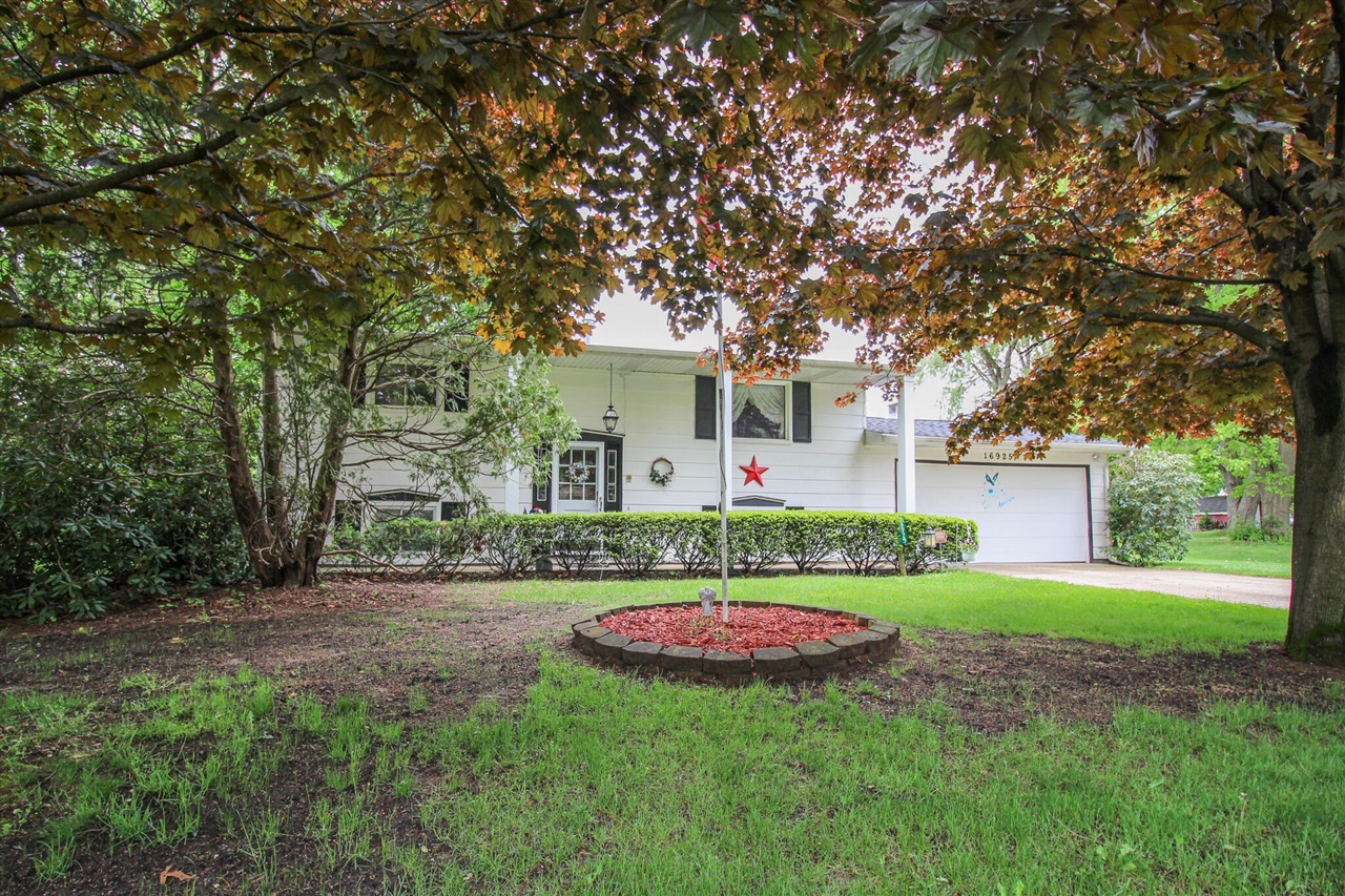 Property Photo: 16925 Lovers Lane MI 49093