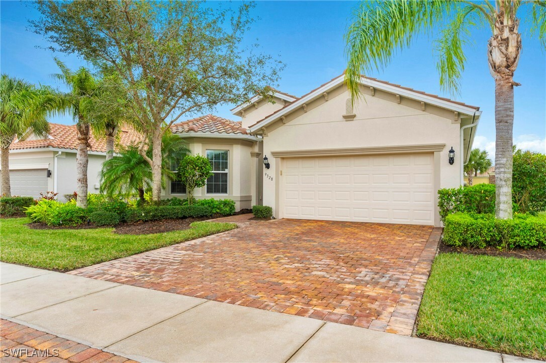 Property Photo: 9328 Fieldstone Lane FL 34120