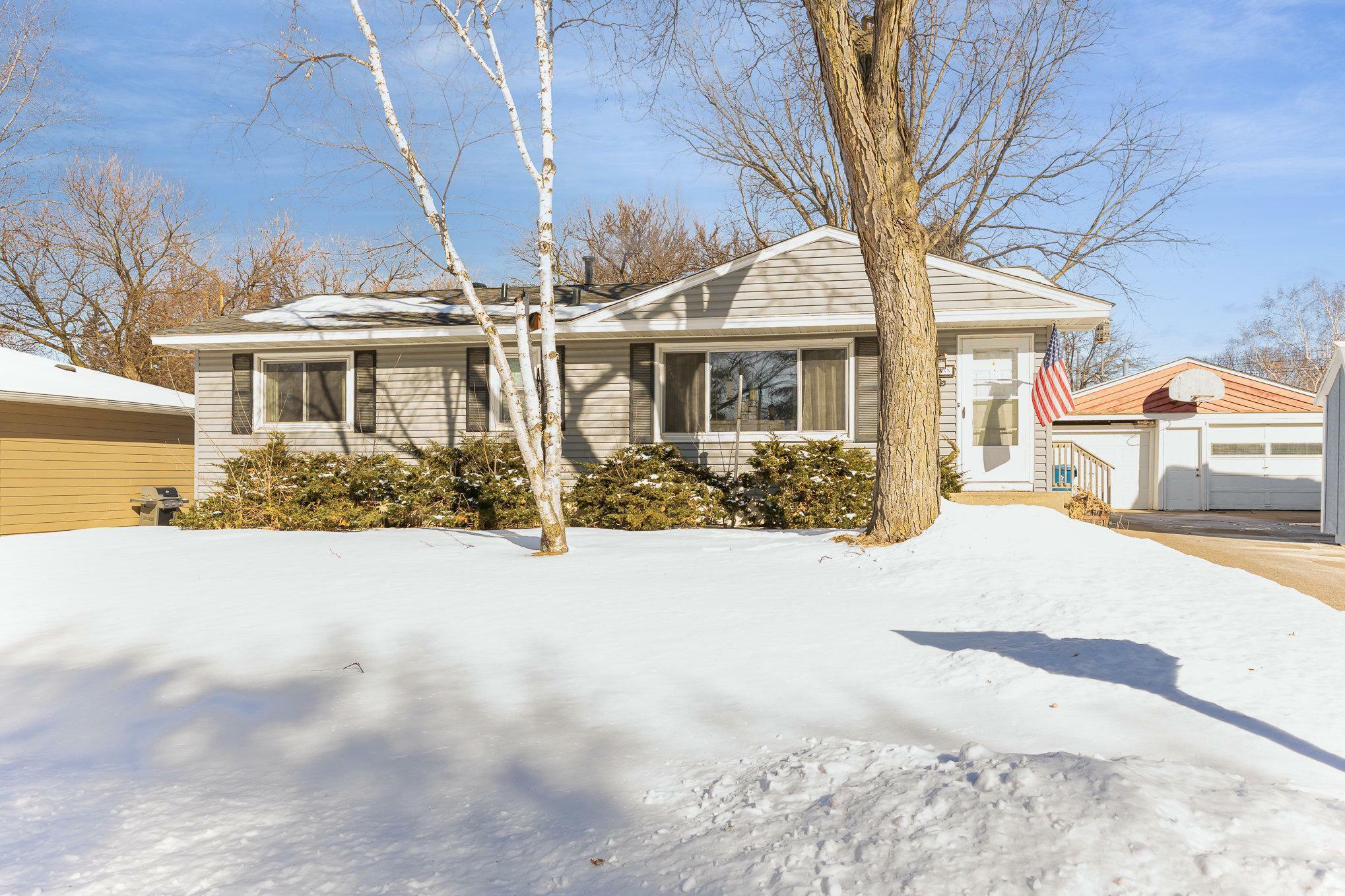 Property Photo:  2105 Emerald Lane  MN 55122 