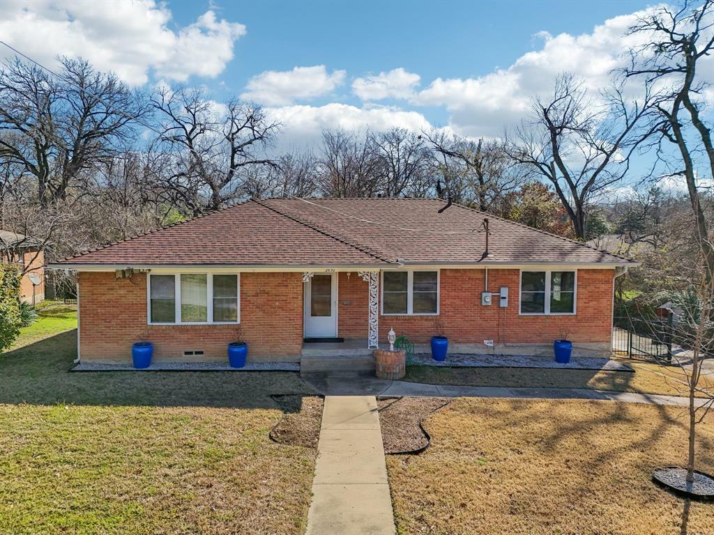 Property Photo:  2450 Wildoak Drive  TX 75228 