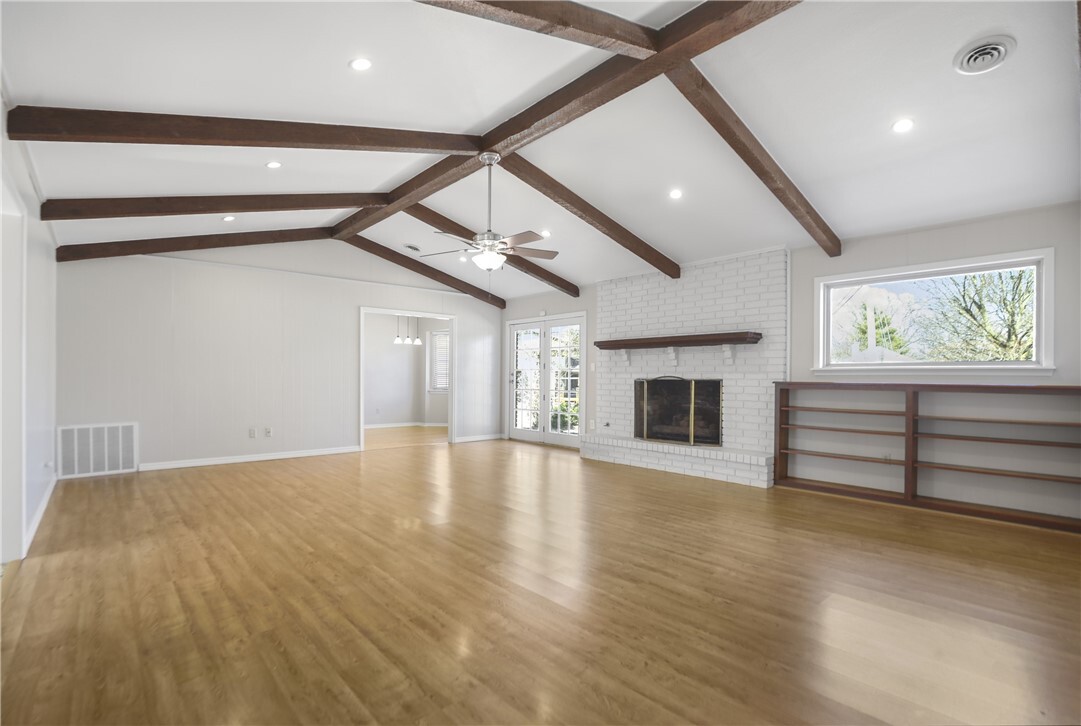 Property Photo: 1321 W Twin Springs Street AR 72761