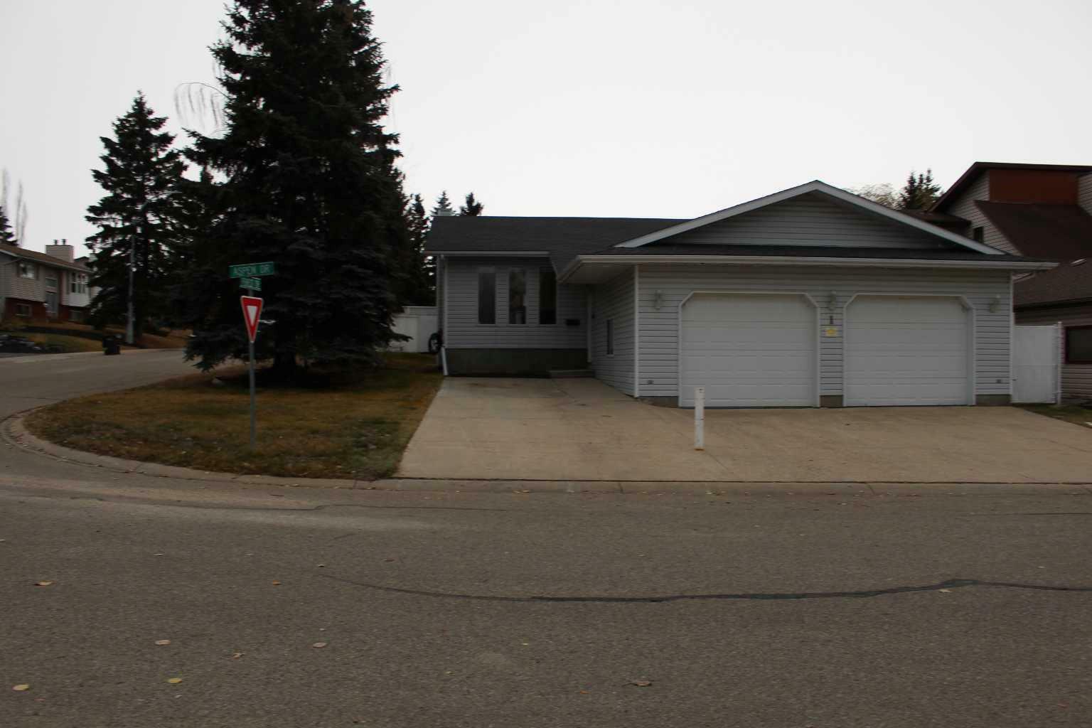 1 Aspen Drive  Sylvan Lake AB T4S 1H5 photo