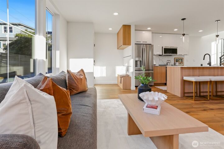 Property Photo: 8755 Palatine Avenue N WA 98103