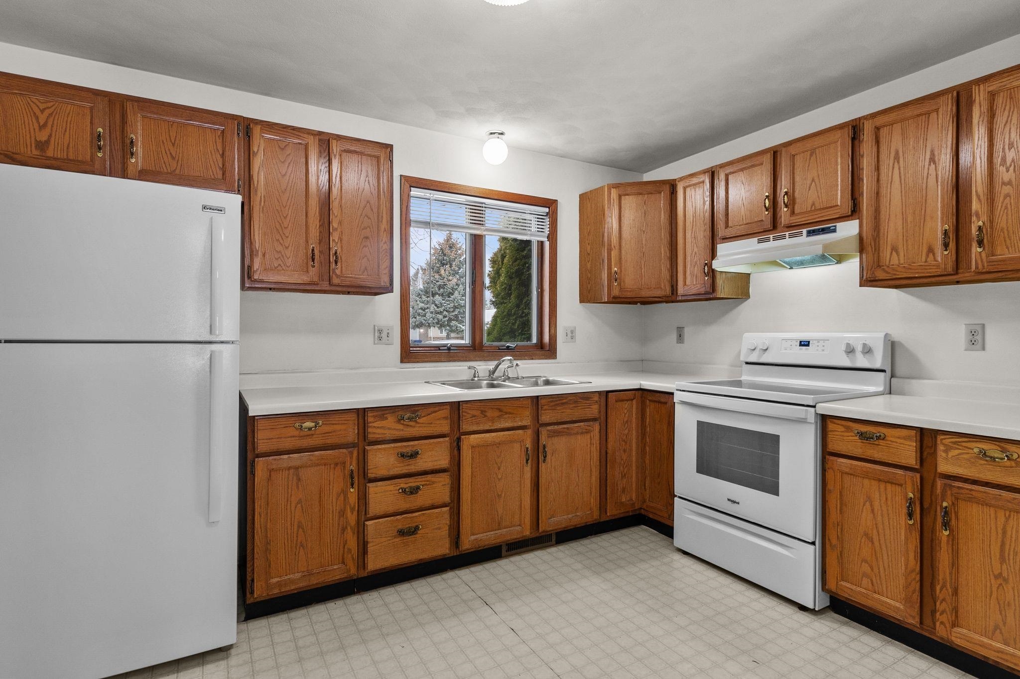 Property Photo:  1700 Roosevelt Street  WI 54140 