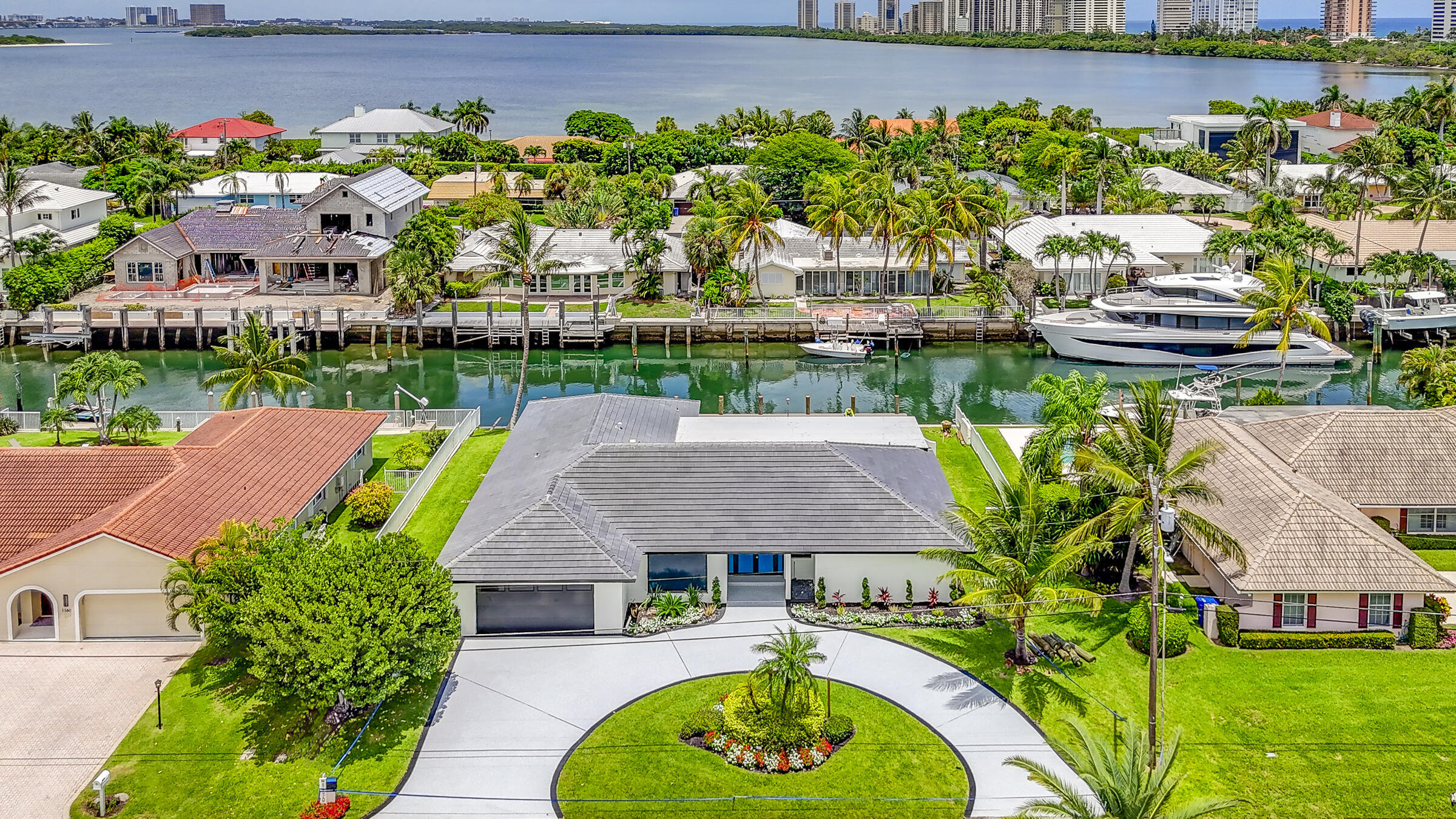 Property Photo: 1170 Fairview Lane FL 33404