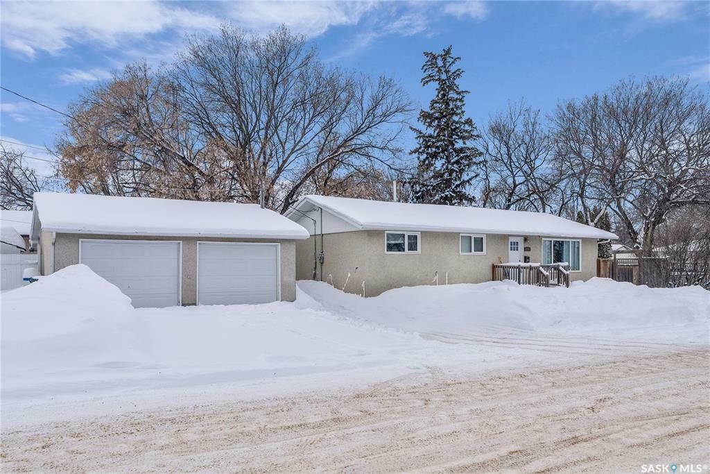 Property Photo:  117 Dunlop Street  SK S7N 2B6 