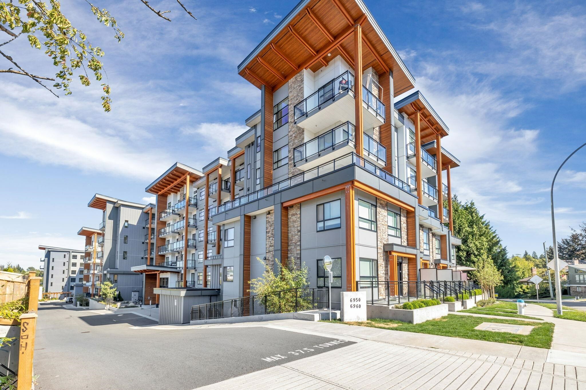 Photo de la propriété: 6960 Nicholson Street 210 BC V4E 0A9