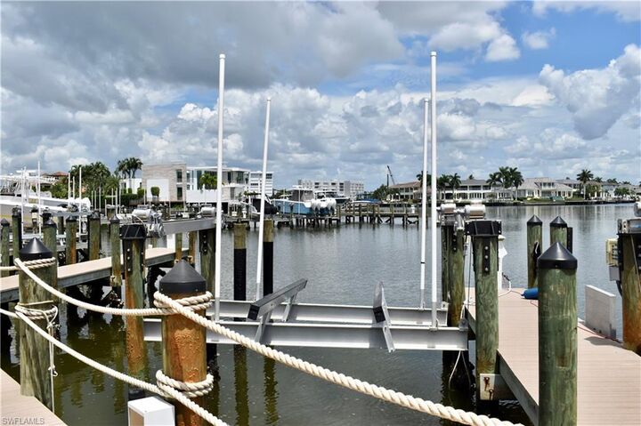 Property Photo:  4090 Gulf Shore Blvd N  FL 34103 