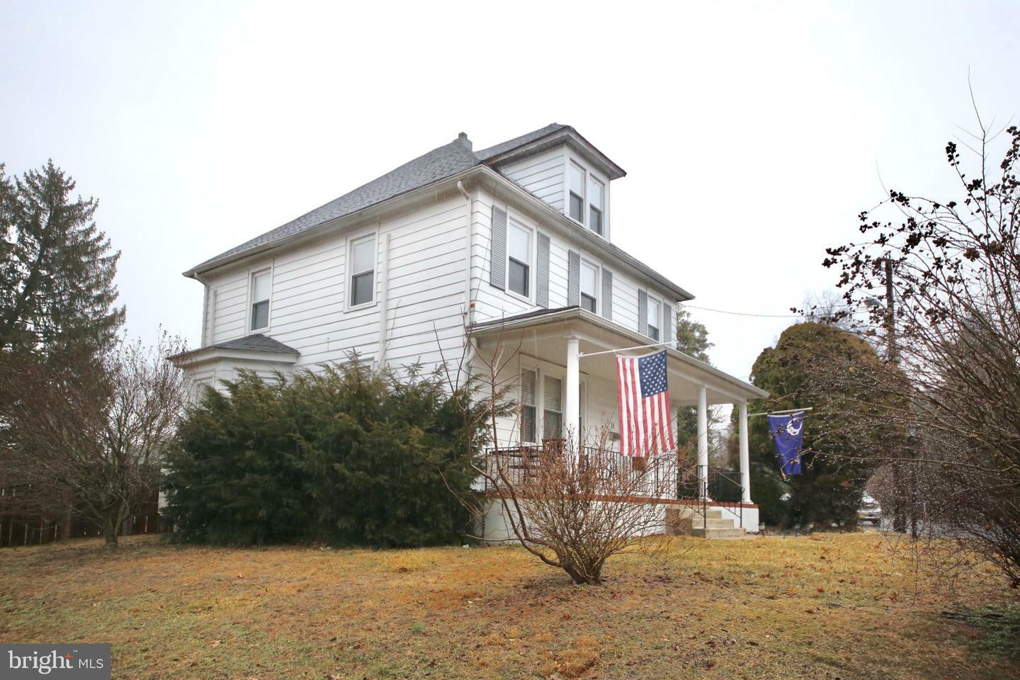 Property Photo:  11 Front Street  NJ 08060 