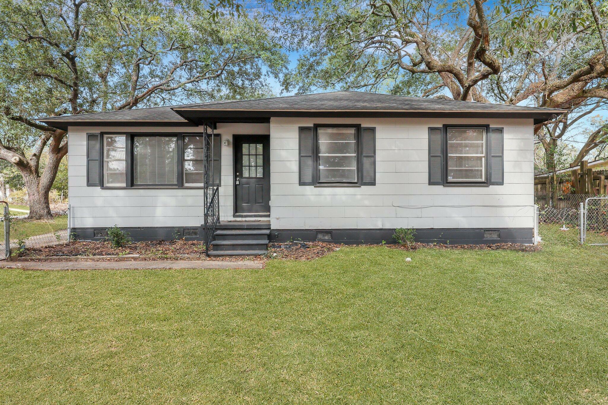 Property Photo:  1652 Larry Street  SC 29405 