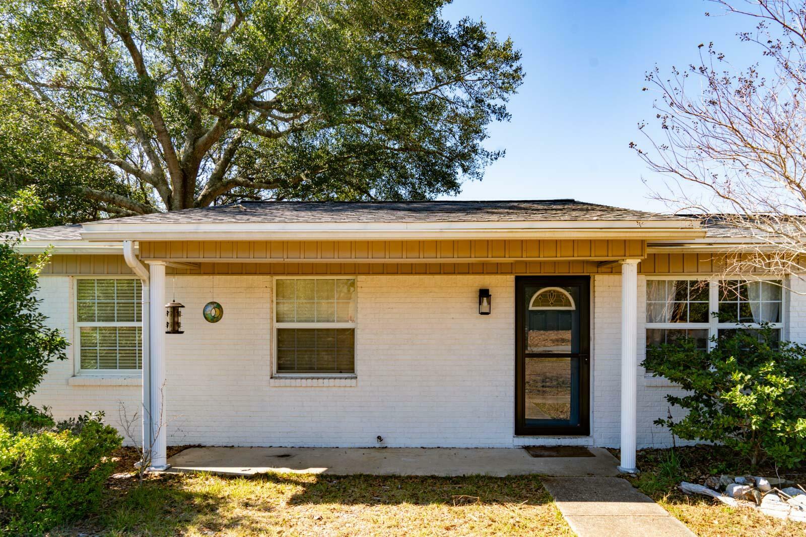 Property Photo:  3 12th Street  FL 32579 