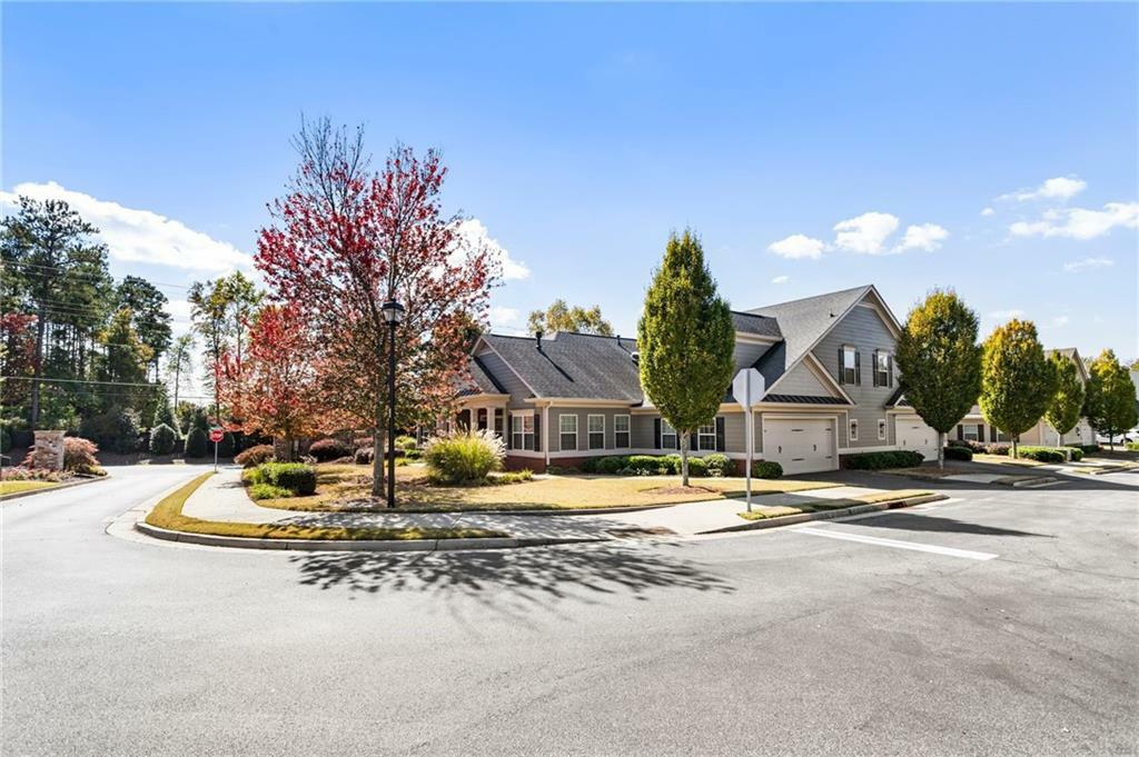 Property Photo: 1350 Bluestone Drive GA 30041