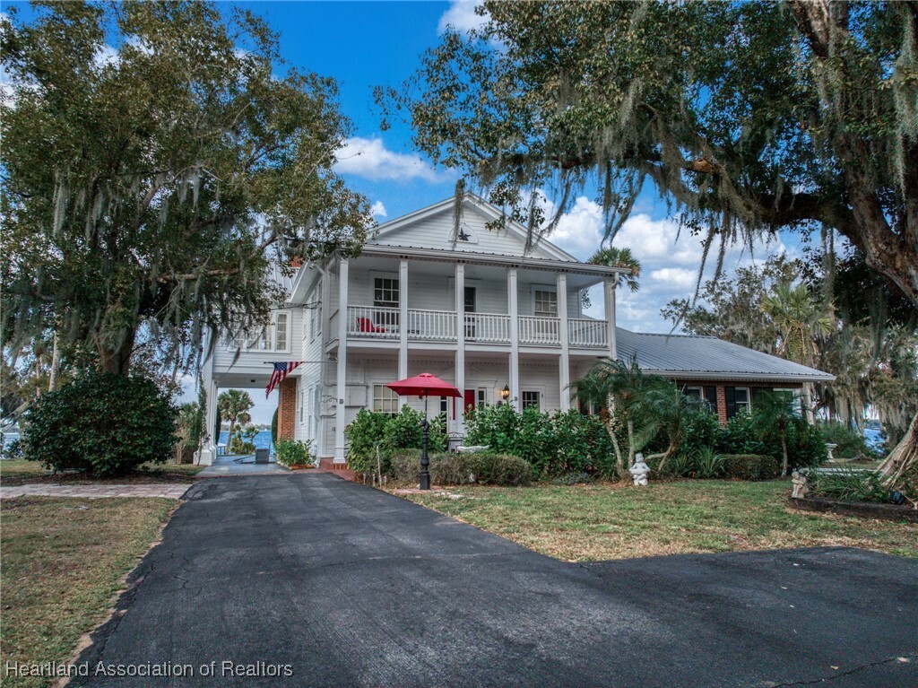 Property Photo: 745 Lake Lotela Drive FL 33825