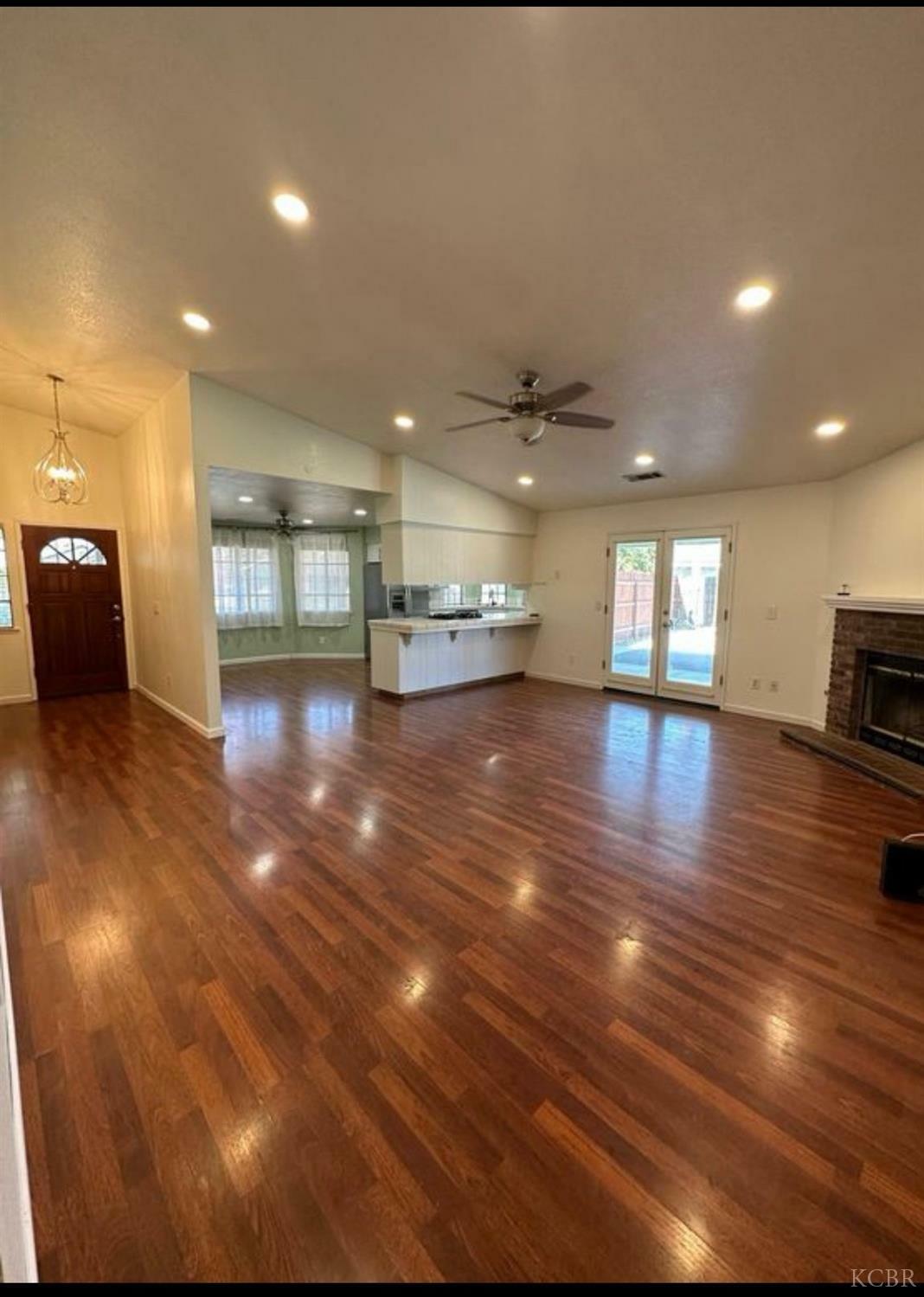 Property Photo:  2123 Ashwood Court  CA 93230 