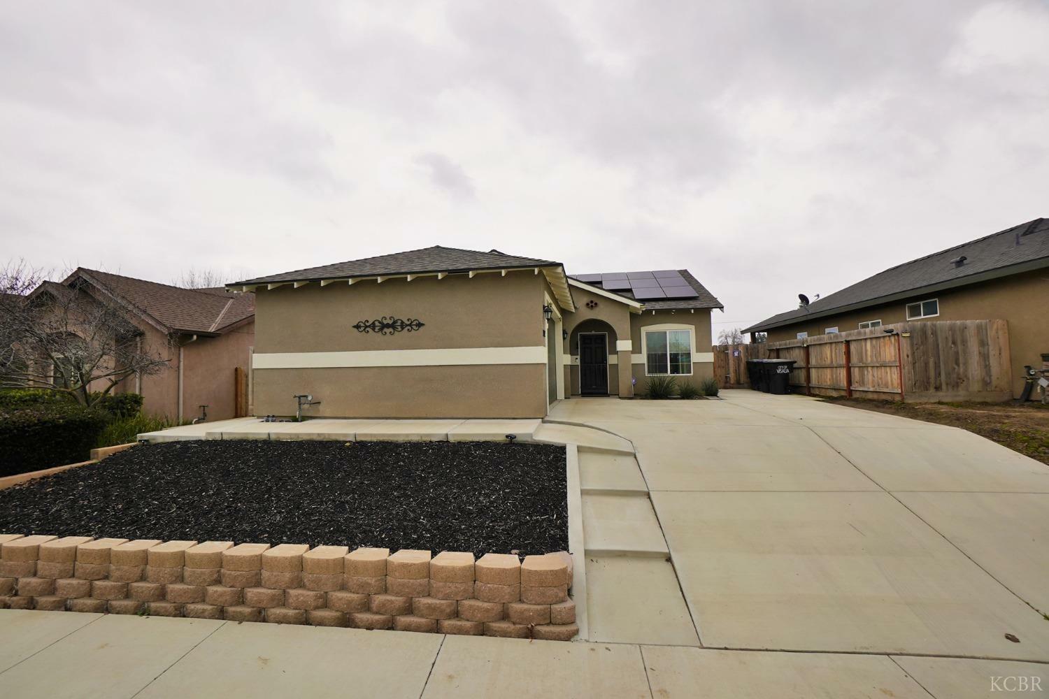 Property Photo: 2012 N Edison Street N CA 93292