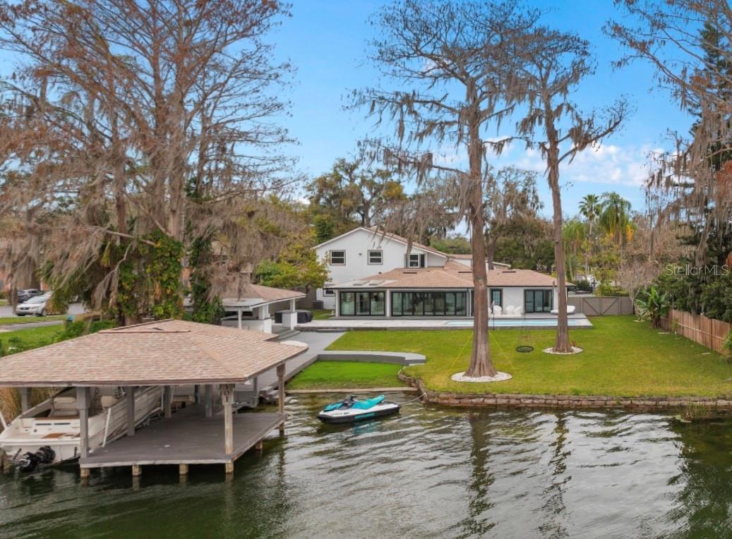 Property Photo: 301 Rippling Lane FL 32789
