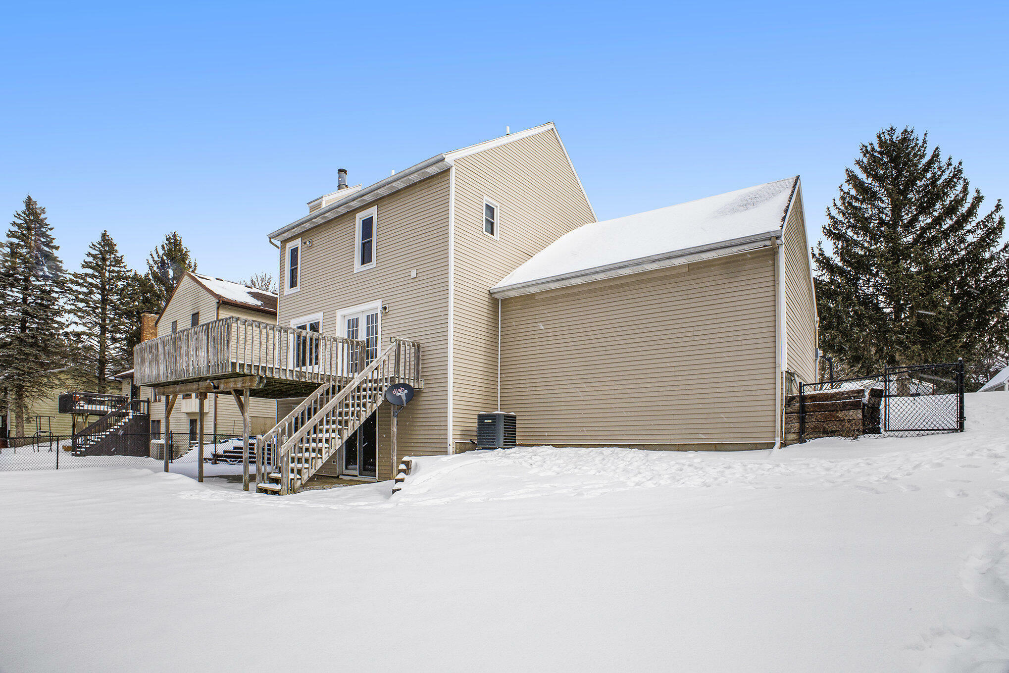 Property Photo:  2541 Birchcrest Drive SE  MI 49506 