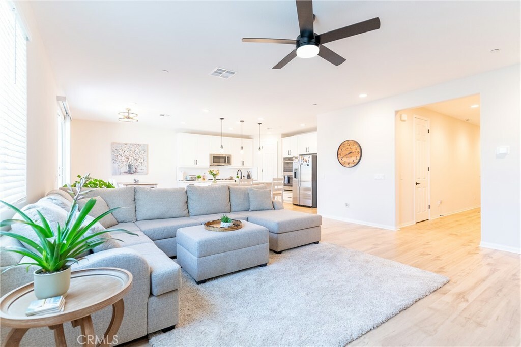 Property Photo: 29112 Oak Grove Way CA 92530