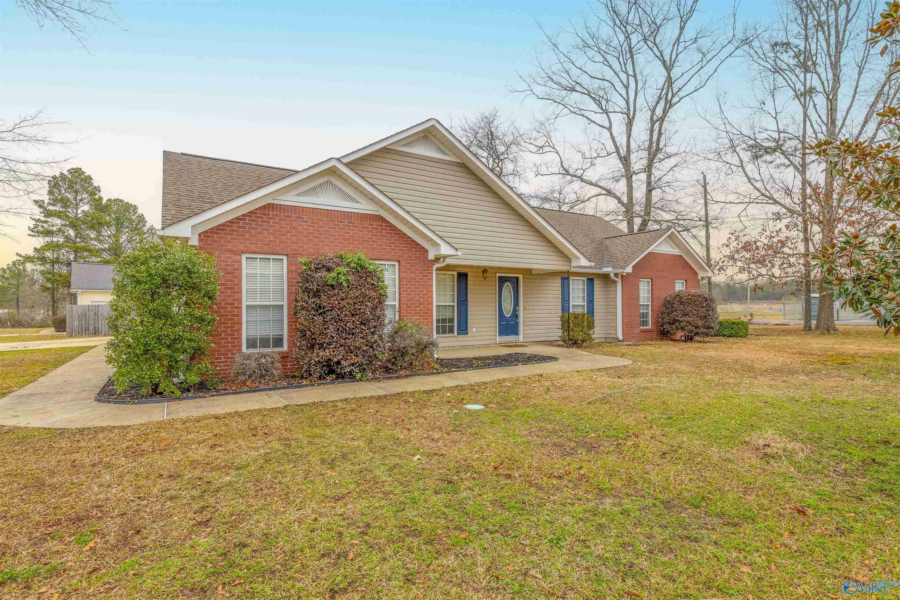 101 Turnberry Lane  Rainbow City AL 35906 photo