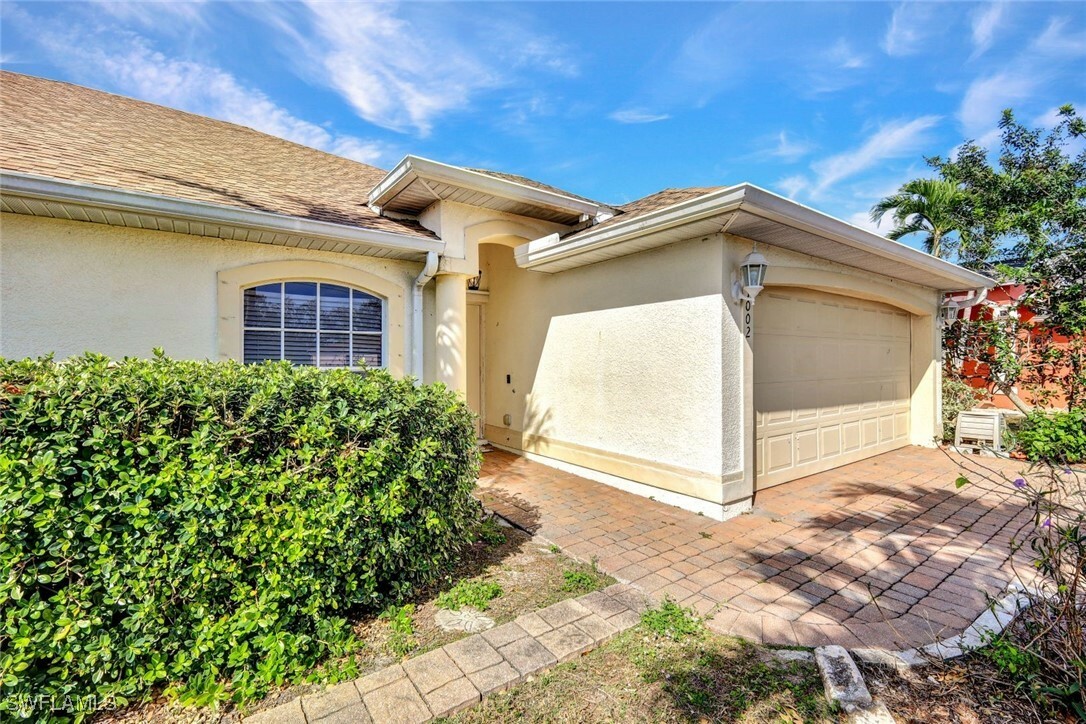 1002 SE 13th Avenue  Cape Coral FL 33990 photo