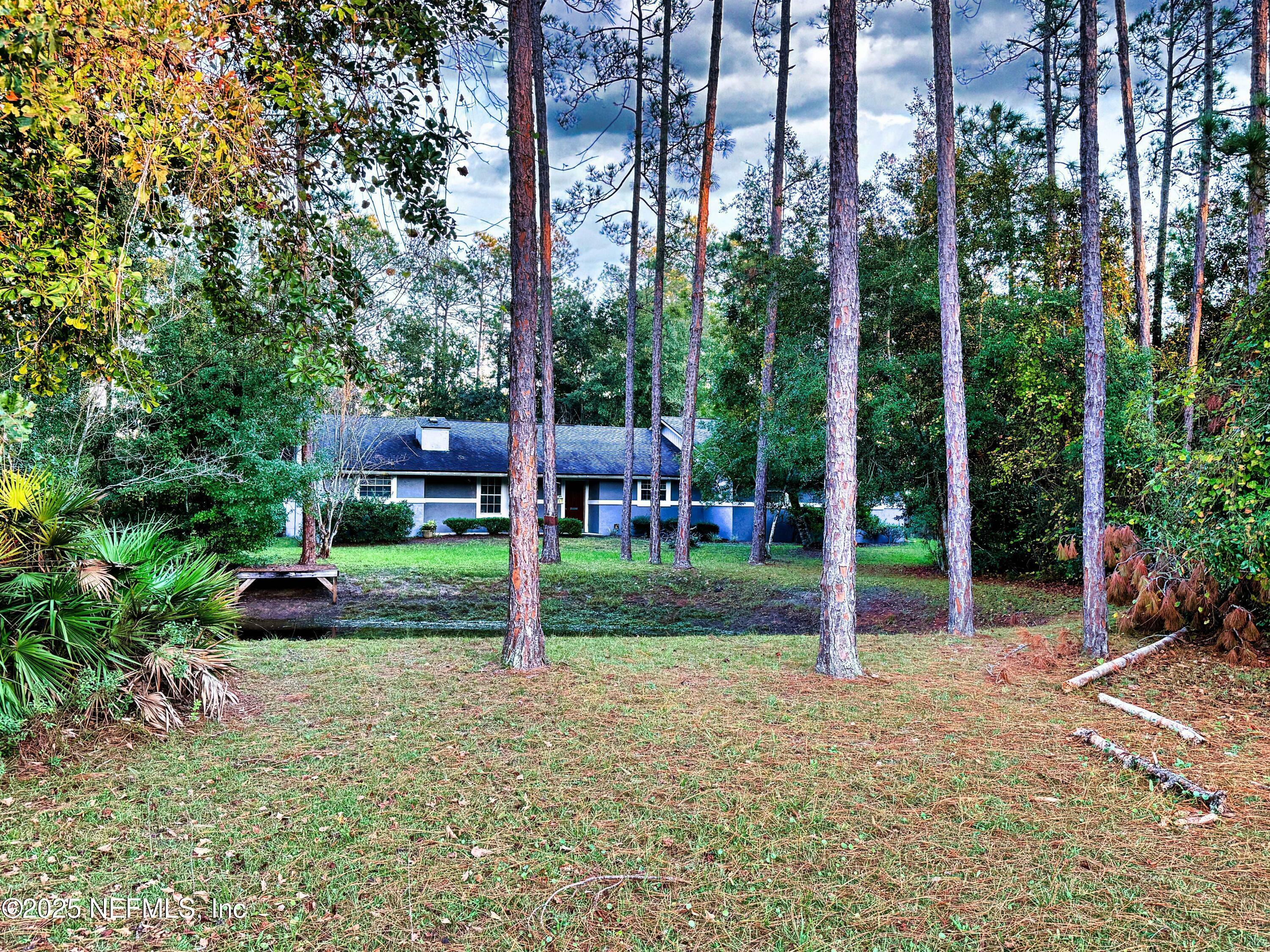 Property Photo: 16 N Dolphin Avenue FL 32068