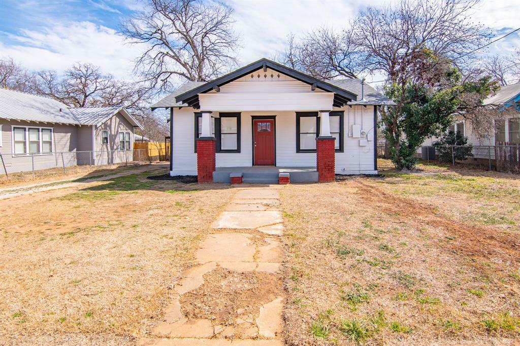 Property Photo:  1910 Avenue E  TX 76801 