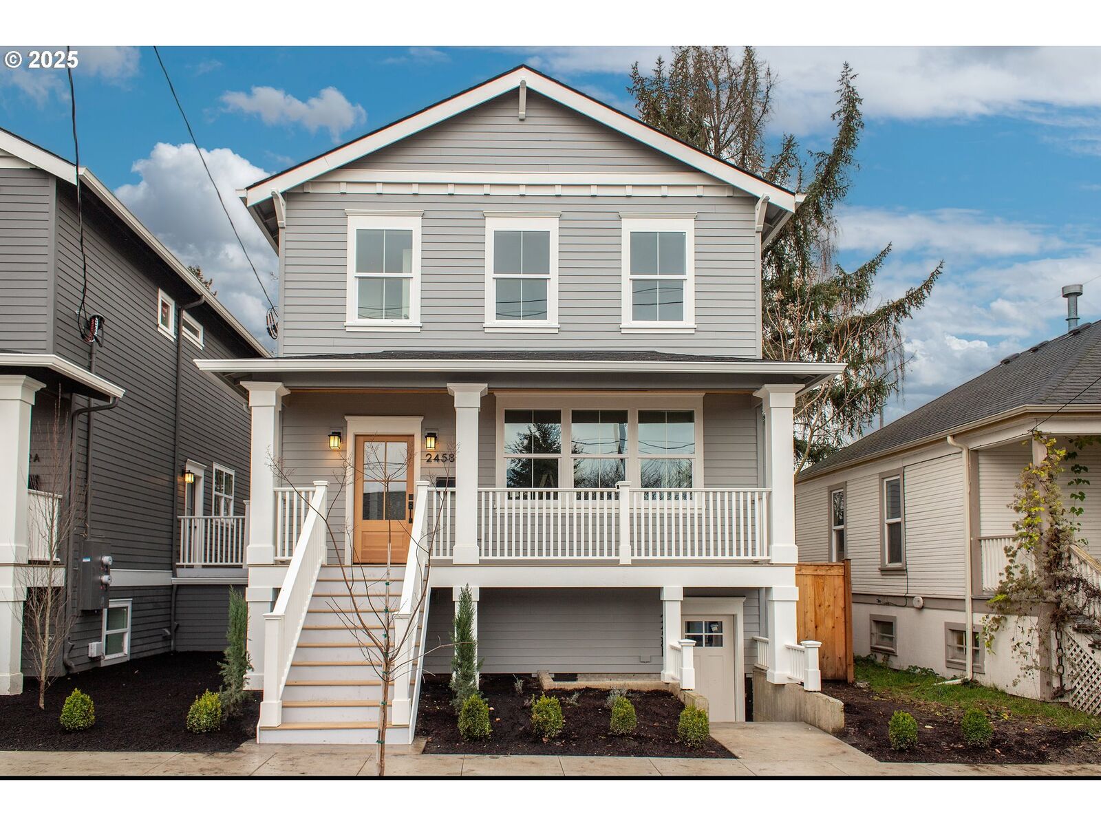 Property Photo: 2458 SE Cora St OR 97202